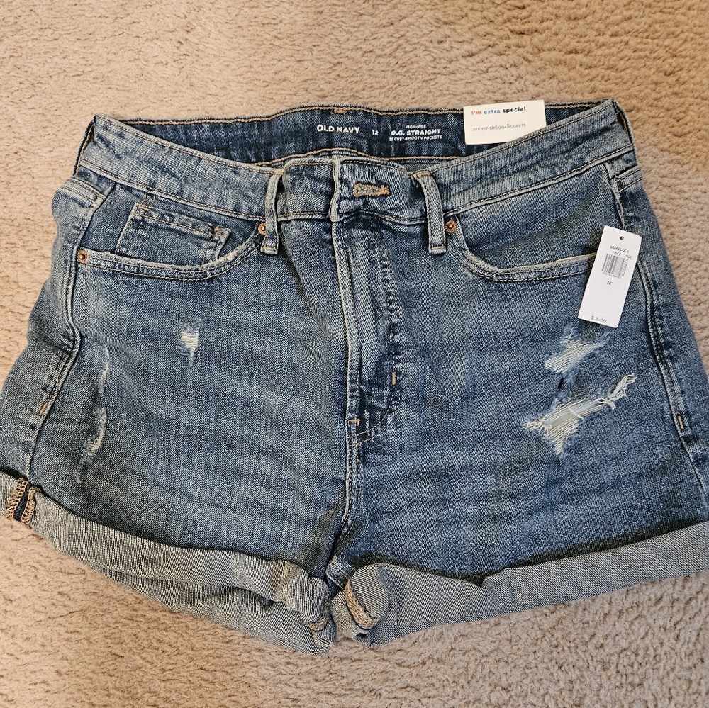 COPY - Old Navy OG Straight distressed denim short